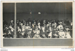 CARTE PHOTO LIEU NON IDENTIFIE TRIBUNE AVEC CIVILS ET OFFICIERS DE L'ARMEE - Te Identificeren