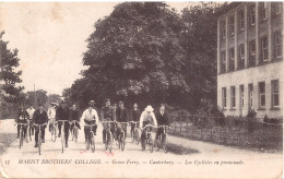 = Angleterre - Canterbury - Marist Brothers Collège - Grove Ferry - Les Cyclistes En Promenade - Canterbury