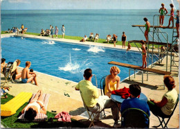 28-2-2024 (1 Y 26) UK - Posted To London 1966 - Devon - Brixham Holiday Camp (Swimming Pool) - Zwemmen