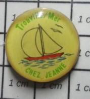 713i  Pin's Pins / Beau Et Rare / BATEAUX / VOILE VOILIER TROUVILLE SUR MER CHEZ JEANNE - Boten