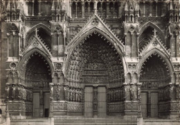 FRANCE - Amiens - Vue Sur Le Grand Portail De La Cathédrale - Carte Postale - Amiens