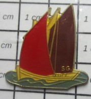 715A Pin's Pins / Beau Et Rare / BATeaUX / VOIle VOILIER BARQUE PECHE - Bateaux