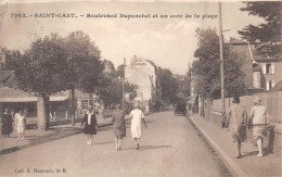 CPA 22 SAINT CAST / BOULEVARD DUPONCHEL ET UN COIN DE LA PLAGE - Saint-Cast-le-Guildo