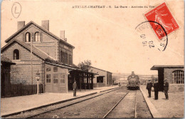 CPA - SELECTION -  AUXI LE CHATEAU - La Gare Arrivée Du Train (pli) - Auxi Le Chateau