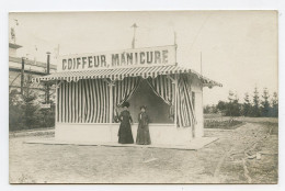 Carte Photo.commerce Coiffeur Manicure,deux Femmes En Robe 1900 - Kermissen