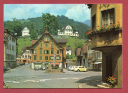 Sarnen - Dorfplatz Mit Landenberg - Sarnen