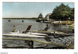 40 LEON Vers Castets N°9201 Les Pédalos Anciens Du Lac Jeunes Baigneurs Bateaux Rames Panneau Excursions - Castets