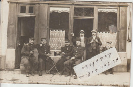 Ecrite Du Fort De MONT-BART  - Des Militaires Qui Se Désaltèrent Attablés Devant Un Café En 1912 ( Carte Photo ) - Autres & Non Classés