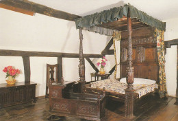 Postcard The Hathaway Bedstead Anne Hathaway's Cottage Shottery My Ref B26351 - Stratford Upon Avon