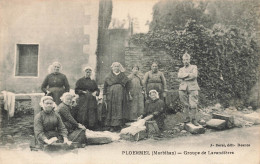 Ploermel * Groupe De Lavandières * Thème Lavoir Laveuses Blanchisseuses * Coiffe Costume Bretonnes Morbihan - Ploërmel