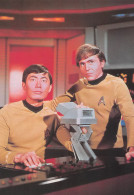 STAR  TREK Walter Koenig Dans Le Rôle De Pavel Chekov Et SULU Carte Vierge  105 121 (scan Recto-verso) OO 0992 - TV-Reeks