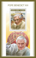 SIERRA LEONE 2018 MNH  Pope Benedict XVI  Michel Code:10384 / Bl.1585. Scott Code: 5013 Yvert&Tellier Code: 1554 - Sierra Leone (1961-...)