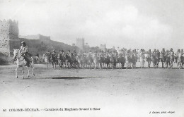 Algérie )    COLOMB BECHAR - Cavaliers Du Maghzen Devant Le Ksar - Bechar (Colomb Béchar)