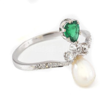 14k Fehérarany (Au) Gyűrű Smaragd, Gyöngy és Gyémánt ékítéssel. Fazettált és Brilliáns Csiszolással Gyémánt TWSI 0,1ct S - Autres & Non Classés