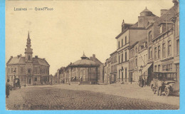 Lessines (Hainaut)-écrite En 1929-Grand'Place-Hôtel De Ville-Kiosque-Vieille Voiture-Tacot-Edit.Van Cromphout, Lessines - Lessen