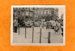 Photo - A Identifier ??? - TRACTION - CYCLISTES - POLICIER à CHEVAL - CAMIONNETTE " EKDOM" - Zonder Classificatie