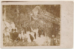 * T3/T4 1904 Verespatak, Rosia Montana; Püspök érkezés Előtt / Before The Bishop's Arrival. Photo (fa) - Ohne Zuordnung