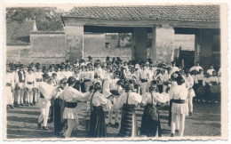 * T2 Vesztény, Vestem, Westen (Szeben); Hora / Rumänischer Reigentanz / Roamian Folk Dance. Foto Orig. J. Fischer 1938 1 - Zonder Classificatie