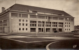 Delcampe - 50 , Cpsm  SAINT LO , 1683 , La Préfecture (11657) - Saint Lo