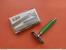 NÉCESSAIRE BOITIER DE TOILETTE SHANGHAI CHINA FLYING EAGLE SAFETY RAZOR RASOIR - Autres & Non Classés