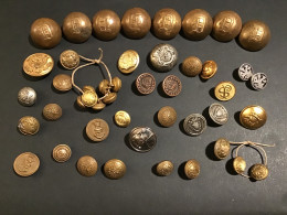 Lot D’environ 45 Boutons Divers : Monogrammes, Lauriers… - Buttons