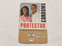 MADAGASCAR-(MDG-16)-Protector Condoms (No Logo)-(23)-(25units)-(01165938)-used Card+1card Prepiad - Madagaskar