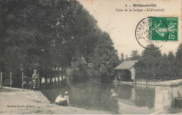 Bétheniville * Lavoir , Abreuvoir , Coin De La Suippe * Enfants Villageois - Bétheniville