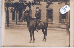 ORLEANS- CARTE-PHOTO- FIER CAVALIER ET SA BELLE MONTURE- SOUVENIR D ORLEANS- R/V - Orleans