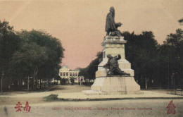 COCHINCHINE Saigon Place Et Statue Gambetta Colorisée RV - Viêt-Nam