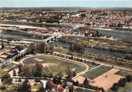 58-LA-CHARITE-SUR-LOIRE- VUE PONORAMIQUE AERIENNE LE STADE , LE FAUBOURG DE LOIRE ET LA VILLE - La Charité Sur Loire