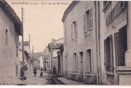 BOUTHEON          Une Rue De Boutheon     CAFE LAROUX - Andrézieux-Bouthéon