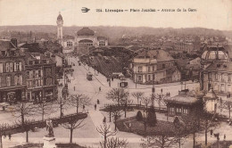 Limoges * Place Jourdan Et Avenue De La Gare * Tramway * Pompe à Essence Commerces Magasins - Limoges