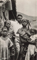 CONGO BELGE - Une Belle Famille Au Village Noir De Matadi - Carte Postale - Congo Belga