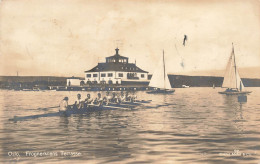 NORGE - Oslo - Frognerkilens Terrasse - Avirons Sur Le Lac - Bateaux à Voile - Carte Postale Ancienne - Norway