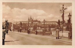 TCHEQUIE - Praha - Kriz Na Karlove Moste A Hradcany - Royal Castle Hradcany - Animé - Carte Postale Ancienne - Repubblica Ceca