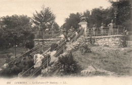 FRANCE - Lourdes - Vue Sur Le Calvaire (Ire Station) - L L - Animé - Carte Postale Ancienne - Lourdes