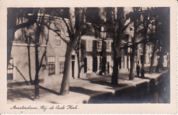 256759Amsterdam, Bij De Oude Kerk 1935 - Amsterdam