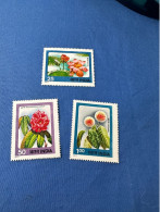 India 1977 Michel 722-724 Blüten MNH - Unused Stamps