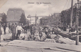 256683Alkmaar,  Op De Kaasmarkt-1926 (linksboven Plakband) - Alkmaar