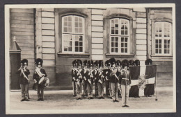 122455/ KØBENHAVN, The Royal Guard At Amalienborg Palace - Danemark