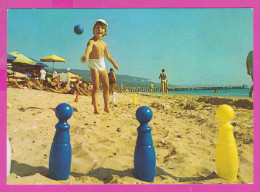 309178 / Summer In Bulgaria - Sport A Little Boy Plays On The Sand Children's Bowling Pin Skittles Or Kegels 1988 PC - Scènes & Paysages