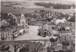 [76] Seine Maritime . Goderville. L'église Et La Place Du Marché - Goderville