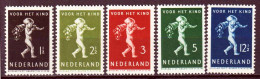 Olanda 1939 Unif. 327/31 **/MNH VF/F - Ongebruikt