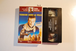CA1 Cassette Vidéo VHS JOHN WAYNE TERREUR DANS LA VILLE - Western