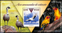 Guinea Bissau 2015 Endangered Birds, Mint NH, Nature - Birds - Parrots - Guinea-Bissau