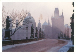 CZECHOSLOVAKIA - 1994 - PRAHA - KARLUV MOST POSTCARD WITH STAMP. - Usati