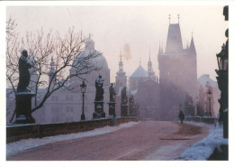 CZECHOSLOVAKIA - 1994 - PRAHA - KARLUV MOST POSTCARD WITH STAMP. - Usados