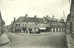 18  NERONDES - PLACE DU MONUMENT AUX MORTS (ref A7739) - Nérondes