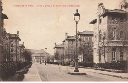 PARIS - Hôpital De La Pitié - Allée Centrale Et Salle Des Conférences - Santé, Hôpitaux