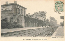 LOUVRES - La Gare - Vue Des Quais - Louvres